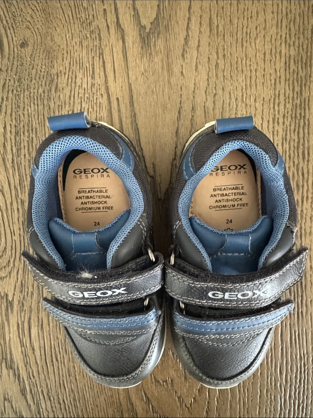 Geox Boys Navy and Light Blue Velcro Sneakers Size 8